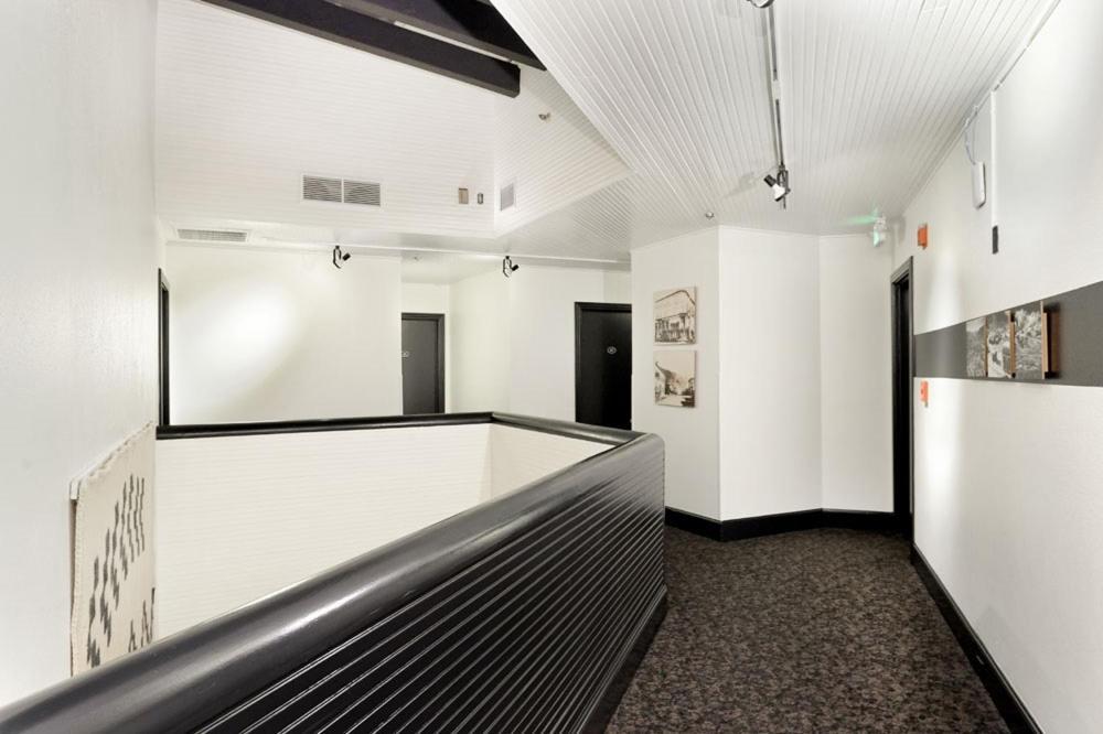 Independence Square 213, Spacious Hotel Room With 2 Queen Beds, Wet Bar, And Sitting Area Aspen Bagian luar foto